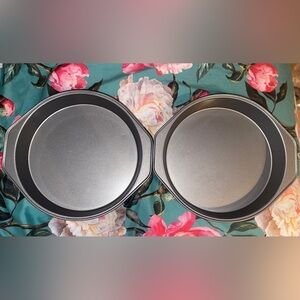 2 Non-Stick Dark Silver Steel Bakeware Cake Pan Duo Set